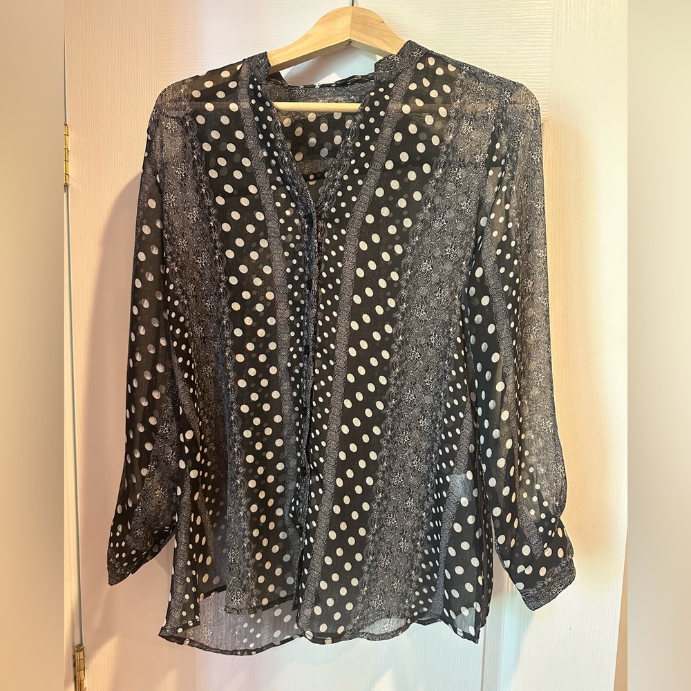 Black and White 3/4 Sleeve Buttoned Blouse with Mandarin Collar (Laura Petites)